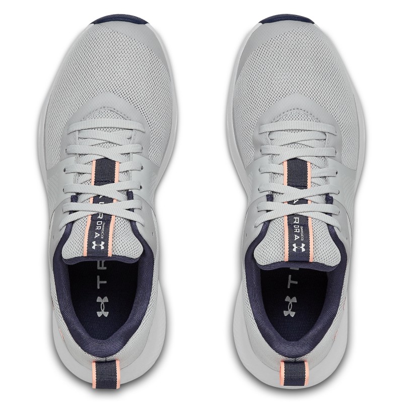 Ženske superge UA W CHARGED AURORA so lahke, zračen zgornji del ohranja vašo obutev suho. Napolnjeni podplat Cushioning® uporablja kompresijsko oblikovano peno za popolno odzivnost in vzdržljivost. 