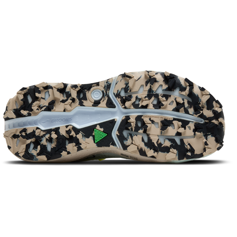 The Caldera 8 is designed as an excellent companion on ultra trails from the first to the last kilometer. We have taken into account feedback from professional trail runners.