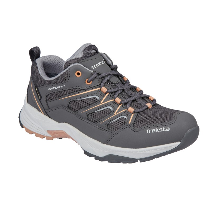 Low hiking shoe with a Gore-TEX membrane, making the shoe waterproof, yet it wicks away excess moisture through micropores in the membrane. This ensures the best comfort for your feet, even on longer and weather-variable hikes.