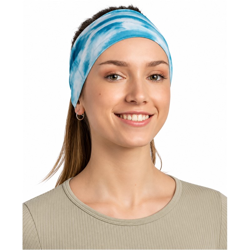 Lahek in zračen ženski športni trak BUFF® CoolNet UV® Ellipse Headband Newa Pool s tehnologijo HeiQ®, UV-zaščito UPF 50, 95 % reciklirane vsebine in silikonskim oprijemom za tek, pohodništvo in intenzivne športne aktivnosti.