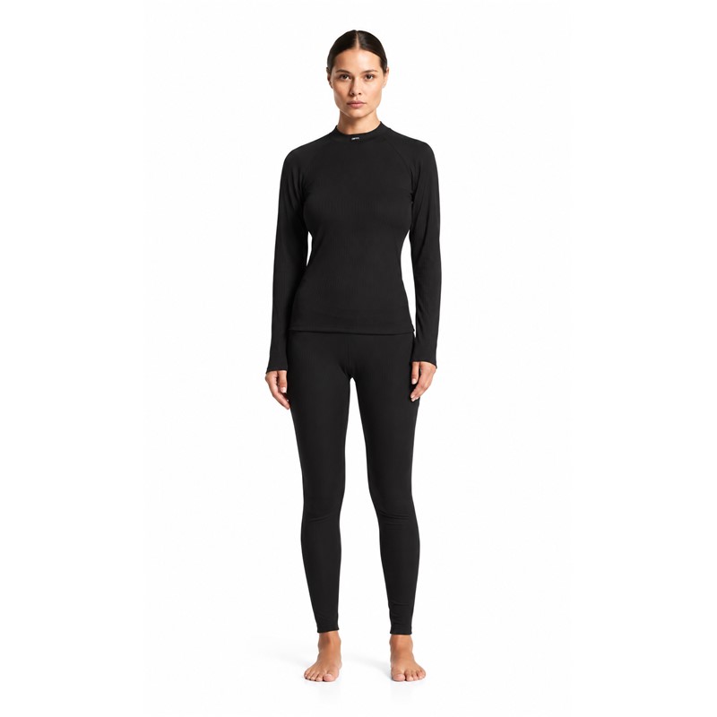 Žensko smučarsko perilo komplet CRAFT CORE BASELAYER BLACK v klasični črni barvi združuje funkcionalno majico z dolgimi rokavi in dolge termo hlače iz mehke rebraste pletenine. Učinkovito odvajanje vlage, termoregulacija in ravni šivi Flatlock zagotavljajo udobje pri smučanju, deskanju na snegu in drugih zimskih športnih aktivnostih.