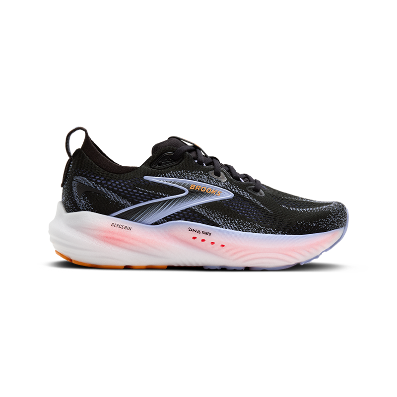 The updated Glycerin model offers DNA Tuned, our new cushioning enriched with nitrogen in the midsole, ensuring soft landings and responsive push-offs with every step.