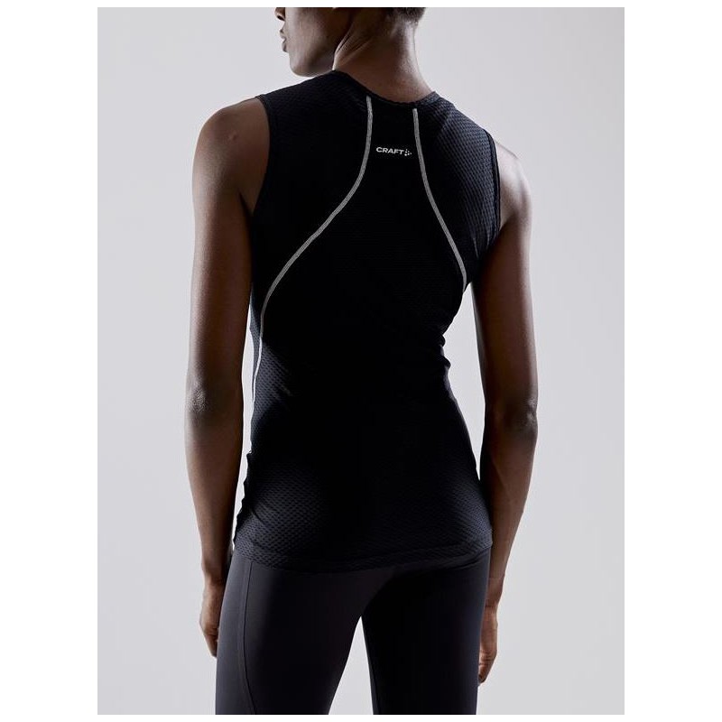 The women's sleeveless sports shirt CRAFT COOL MESH SUPERLIGHT is a super lightweight mesh sleeveless shirt from the active underwear segment that offers top-notch ventilation and cooling during intense workouts in hot conditions.