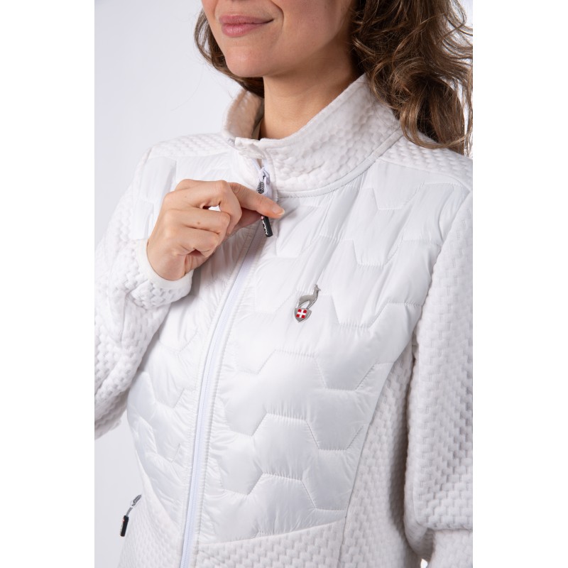 The AULP CELSI women's hybrid jacket in white offers the perfect balance of warmth, comfort, and freedom of movement. Lightweight, with soft fleece and effective insulation – ideal for layering on cold days.