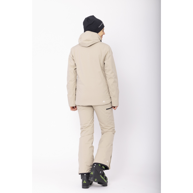 Odkrij izjemno toplo in vodoodporno žensko smučarsko jakno 2117 KABO v elegantni bež barvi. Tritech 15K membrana, ALTO Wool izolacija in PFC-free zaščita ti zagotovijo udobje, suhost in toploto na snegu. Najboljša izbira za sodobne smučarke.