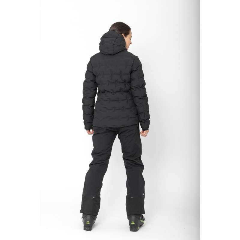 Ženska smučarska jakna 2117 MALA z izolacijo ALTO, Tritech 15K membrano in recikliranimi materiali. Topla, vodoodporna in popolna za smučanje. AS Sport Outlet.