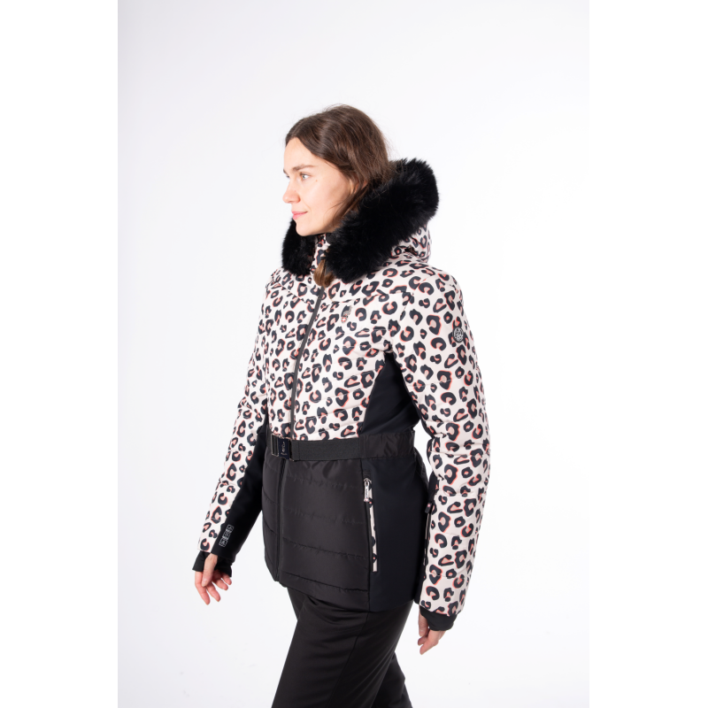 Popolna kombinacija stila in funkcionalnosti: ženska smučarska jakna AULP Capri Leopard z 15K/15K membrano, toplotno izolacijo do 300 g, odstranitvijo kapuce in dizajnom v leopard vzorcu. Zanesljiva zaščita in eleganca na smučišču.