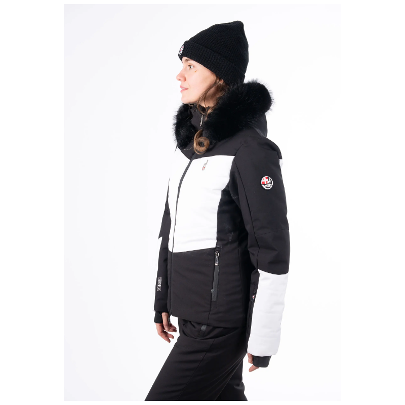 The women's ski jacket AULP SANDI combines an elegant look, top-notch thermal insulation, and 15K/15K protection against snow and wind. Ideal for demanding skiers.
