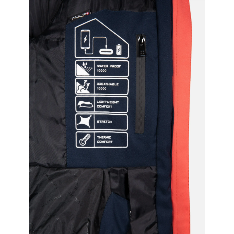 Ženska smučarska jakna AULP SOFIA GRENADINE združuje eleganten slim fit kroj in zanesljivo 10K/10K zaščito pred snegom in vetrom. Snemljiva kapuca, Lycra manšete in snežni pas za popolno udobje na smučišču.