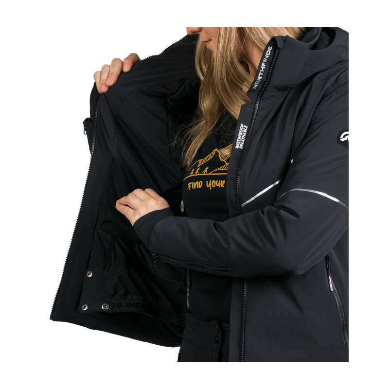 Ženska smučarska jakna NORTHFINDER DEBBY združuje raztegljiv 10K/10K material, izolacijo PrimaLoft® Eco Black in RECCO® varnostni sistem. Elegantna, topla in vodoodporna izbira za zahtevne smučarke.