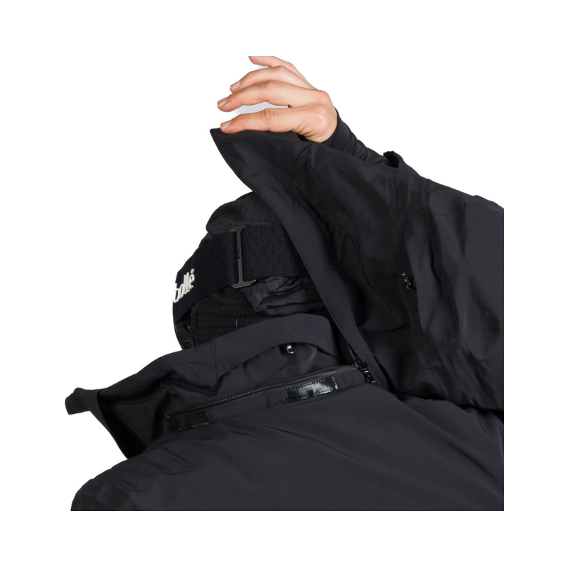 Ženska smučarska jakna NORTHFINDER DEBBY združuje raztegljiv 10K/10K material, izolacijo PrimaLoft® Eco Black in RECCO® varnostni sistem. Elegantna, topla in vodoodporna izbira za zahtevne smučarke.