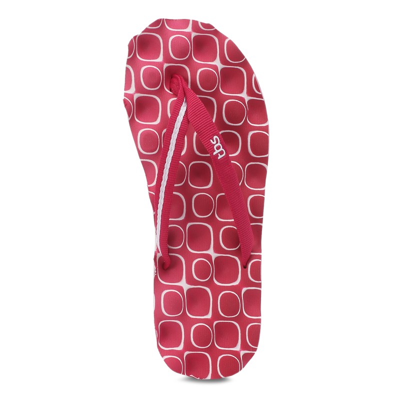 Ženske japanke TBS KOYAMA združujejo modern videz s udobjem, ki je primeren za poletje in oddih ob morju. Njihova sodobna zasnova dodaja pridih stila vsaki opravi, medtem ko udoben dizajn omogoča brezskrbno nošenje v toplejših mesecih.