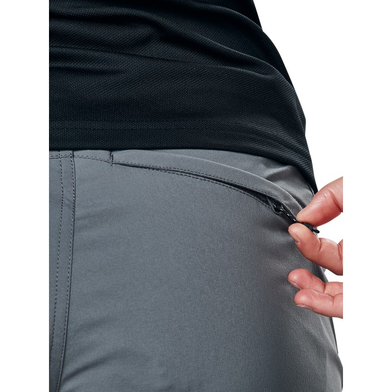 Extremely lightweight hiking pants that can also be worn in leisure time.