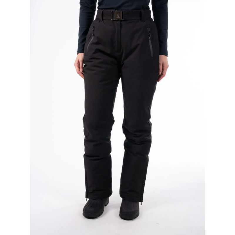 The women's ski pants AULP VIARY offer waterproof 10K/10K protection, taped seams, and snow gaiters for complete comfort on the snow. Adjustable waist and removable suspenders for an ideal fit.