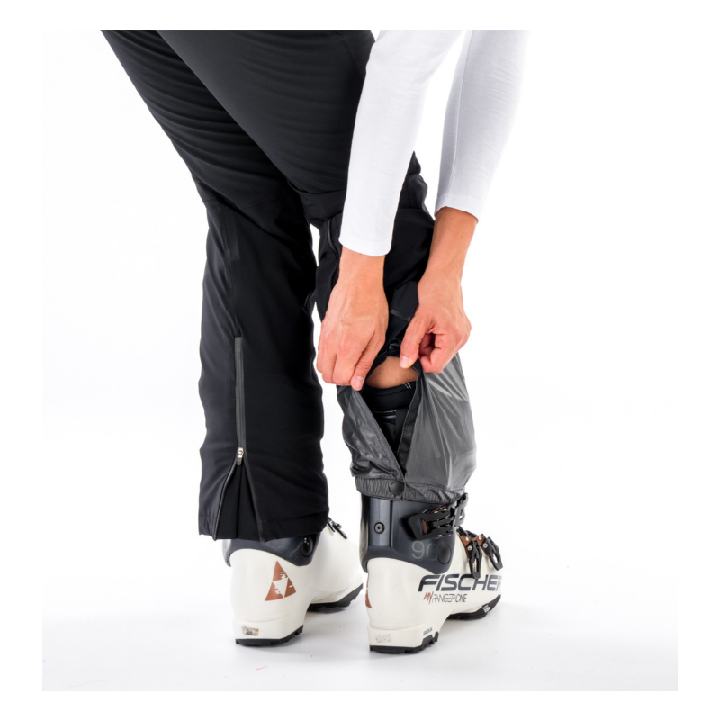 Ženske smučarske hlače NORTHFINDER CASSANDRA s PrimaLoft® Eco Black izolacijo nudijo toploto, 10K/10K zaščito in popolno udobje. Raztegljiv material, RECCO® sistem in vodoodporne YKK® zadrge za brezskrbno smučanje.