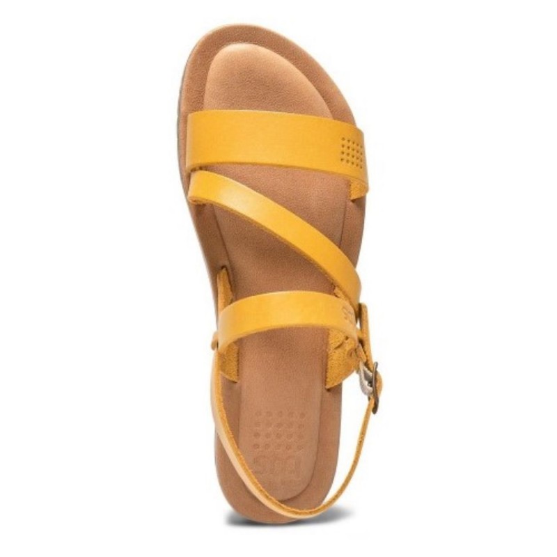 Ženski sandali TBS BEATTYS so popolna mešanica elegance in udobja. Njihov čudovit videz dopolnjuje vsako poletno opravo, hkrati pa so primerni za vse priložnosti.