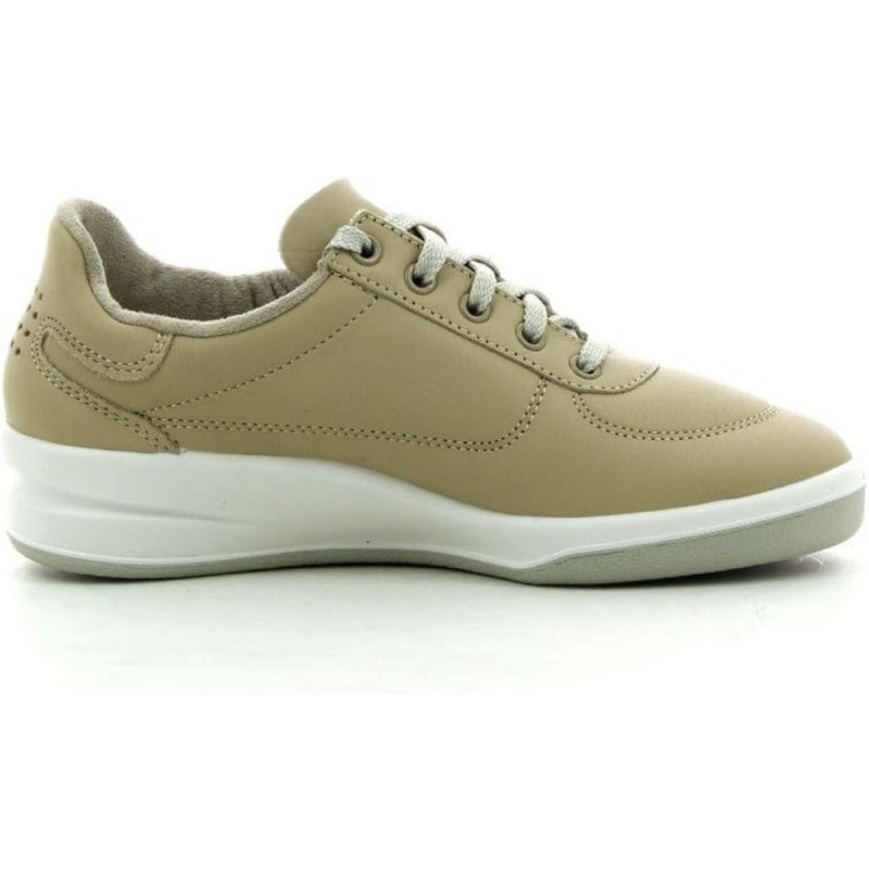 Ženske superge TBS BRANDY so popolna kombinacija elegance in udobja. Izdelane iz kakovostnega usnja, te superge izžarevajo šarmanten in eleganten videz. Njihov moderen stil prinaša svežino in privlačnost vsakemu koraku.