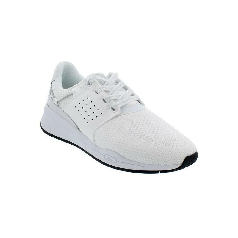 Ženske superge TBS CLADELL predstavljajo popolno združitev moderne oblike in udobja. Njihova zračna zasnova omogoča udobno in zračno nošenje v vseh situacijah. Poleg tega odličen oprijem podplata zagotavlja stabilnost in varnost pri vsakem koraku.