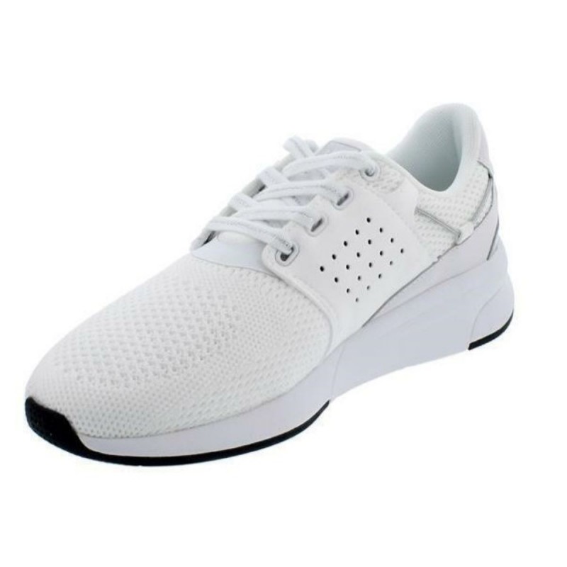 Ženske superge TBS CLADELL predstavljajo popolno združitev moderne oblike in udobja. Njihova zračna zasnova omogoča udobno in zračno nošenje v vseh situacijah. Poleg tega odličen oprijem podplata zagotavlja stabilnost in varnost pri vsakem koraku.