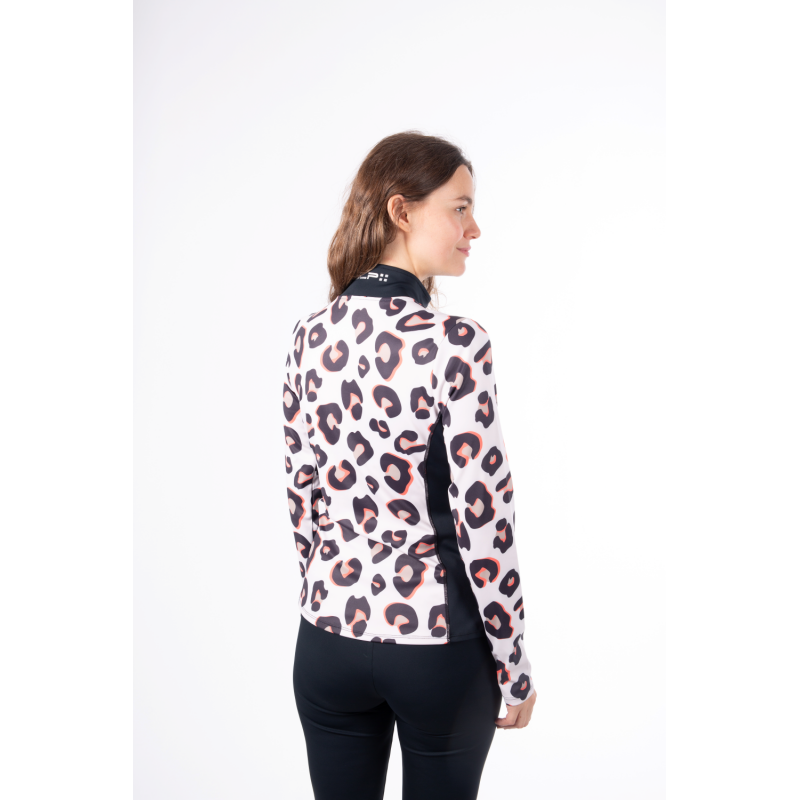 Odkrij izjemno udoben in zračen ženski puli AULP CHABY LEOPARD, popolno prvo plast za smučanje in aktivno preživljanje zime. Odlična termoregulacija, raztegljiv material in moden leopardji videz. Na voljo v AS Sport Outlet!