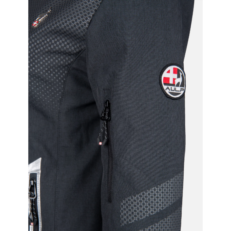 Ženski softshell AULP NELKA v sivi barvi združuje športni slog in funkcionalnost. Raztegljiv material, snemljiva kapuca in Lycra manšete s palčnimi odprtinami zagotavljajo udobje pri vseh outdoor aktivnostih.