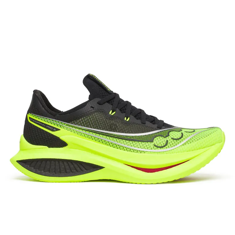 Elite moške tekaške superge Saucony Endorphin Pro 5 s karbonsko ploščo. Maksimalen povratek energije in hitrost za maraton ter tekmovanja. Naroči pri AS Sport Outlet.
