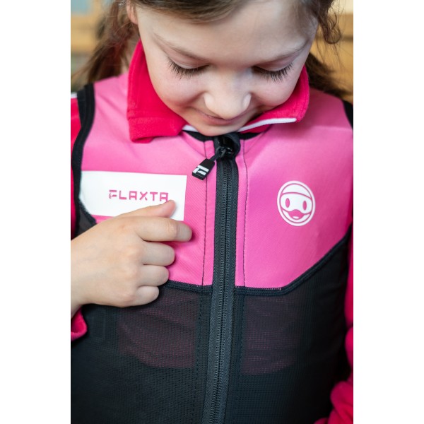 Otroška zaščita za hrbet FLAXTA Behold Junior nudi popolno varnost, zračnost in udobje za mlade smučarje in deskarje. Certificirano po EN1621-2.