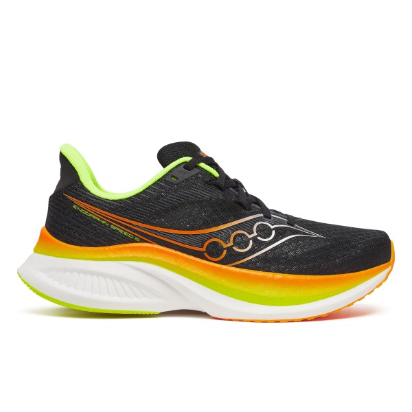 Tekaški čevelj Endorphin speed 5 je čudežni inženirski podvig: hiter in odziven, a gladek in učinkovit. Nekaj, kar smo dosegli z združitvijo PWRRUN PB in PWRRUN HG skupaj v vmesnem podplatu – prvi v industriji.