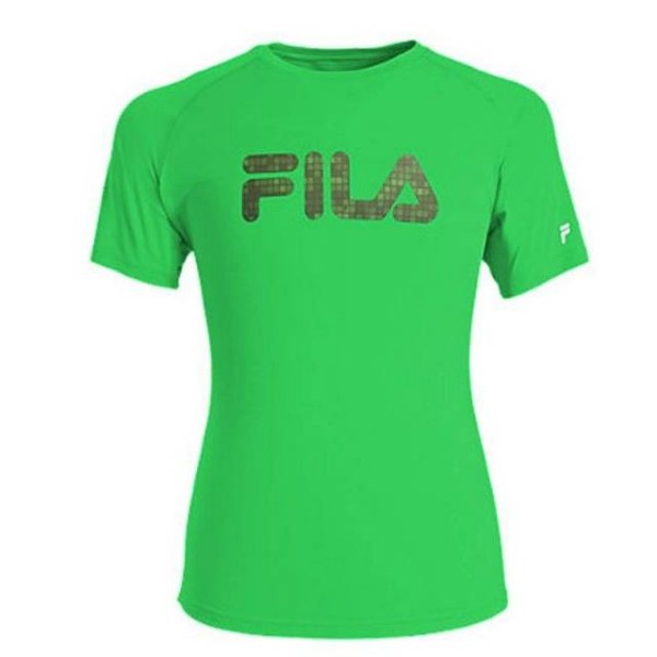 Kultna klasika z modernim pridihom. FILA LOGO je potiskana moška majica s kratkimi rokavi zelene barve. Na prsnem košu ima velik FILA logotip. Majica je iz naravnega bombaža, zato je zelo mehka in udobna.