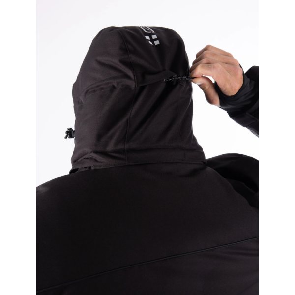 Moška smučarska jakna AULP CESAR z 15K/15K membrano, lepljenimi šivi in ripstop paneli zagotavlja vrhunsko zaščito, toplino in udobje na snegu.