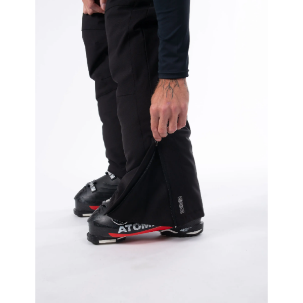 Moške smučarske hlače AULP VEPUR z vodoodporno membrano 10K/10K in odstranljivimi naramnicami nudijo toplino, udobje in popolno zaščito na snegu.