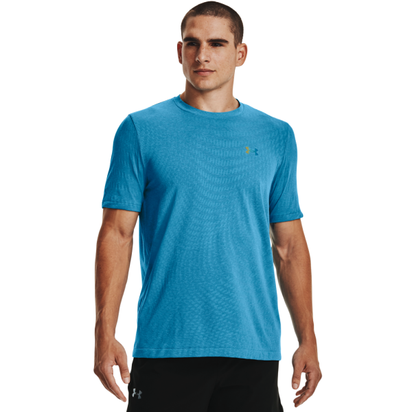 Moška športna majica UA RUSH SEAMLESS ILLUSION SS, ki jo ponuja znamka Under Armour, predstavlja vrhunsko oblačilo za športne aktivnosti. Izdelana je iz inovativnega materiala, imenovanega RUSH, ki je zasnovan za izboljšanje vaše uspešnosti med vadbo.