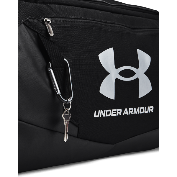 Športna torba Undeniable 5.0 Medium Under Armour je idealna izbira za aktivne posameznike. Z vodoodbojno zaščito, prostornino 58 litrov in številnimi praktičnimi žepi, je ta torba zasnovana za funkcionalnost in trajnost. Popolna za športne aktivnosti!