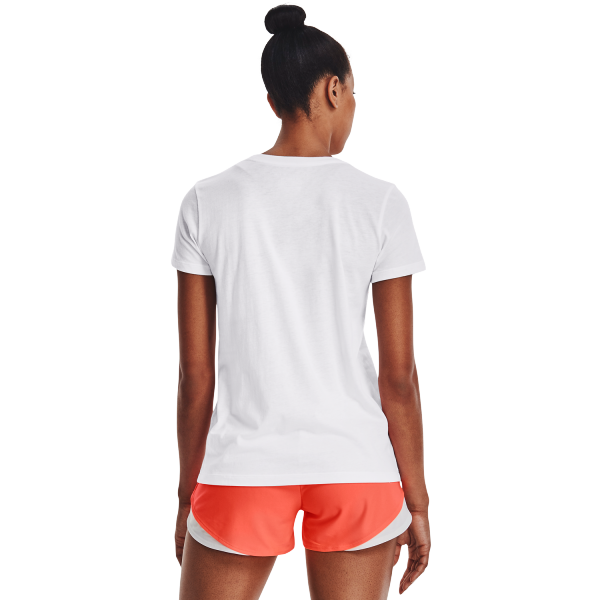 Ženska majica UA Sportstyle Logo SS je popolna izbira za športne in vsakdanje aktivnosti. Izdelana iz mehke, zračne tkanine nudi celodnevno udobje, sodoben kroj in prepoznaven Under Armour logotip. Idealna je za sproščeno nošenje ali lažjo vadbo.
