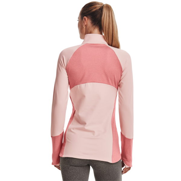 Ženska športna majica UA ColdGear 1/2 ZIP, pod blagovno znamko Under Armour, je zasnovana tako, da zagotavlja udobje, toploto in funkcionalnost med športnimi aktivnostmi v hladnejših pogojih.