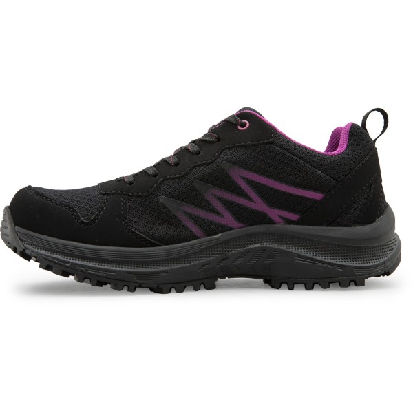 Ženski pohodni čevlji  TREKSTA BREVIK LOW LACE GTX so zasnovani z širšim prileganjem in imajo vodoodporno GORE-TEX membrano, ki ohranja stopala suha v vseh vremenskih razmerah. Čevlji imajo udoben EVA podplat z dobrim blaženjem udarcev.