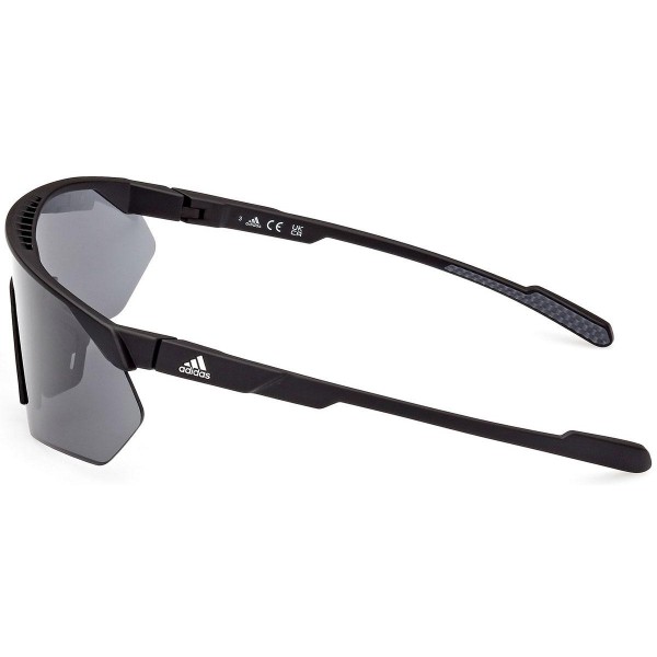 Adidas Sport SP0076 so športna sončna očala iz adidasove športne kolekcije, idealna za tek ali kolesarstvo. Njihova srednja velikost okvirjev je posebej prilagojena manjšim obrazom ali ženskam, zagotavljajoč udobno in natančno prileganje