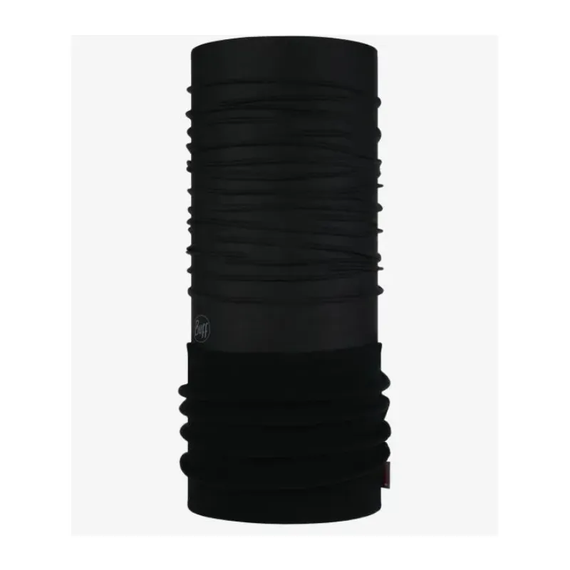 Ostanite topli i udobni uz BUFF® Polar Solid Black – višenamjensku toplu cijev za zimske aktivnosti na otvorenom. Idealna za planinarenje, trčanje na skijama, skijanje i snowboarding. Od recikliranih materijala, s 4-smjernom rastezljivošću.
