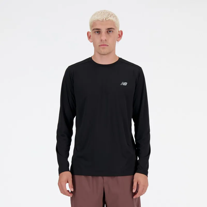 Muška sportska majica New Balance Sport Essentials Long Sleeve dugih rukava, lagana i prozračna majica za trening i svakodnevnu udobnost.