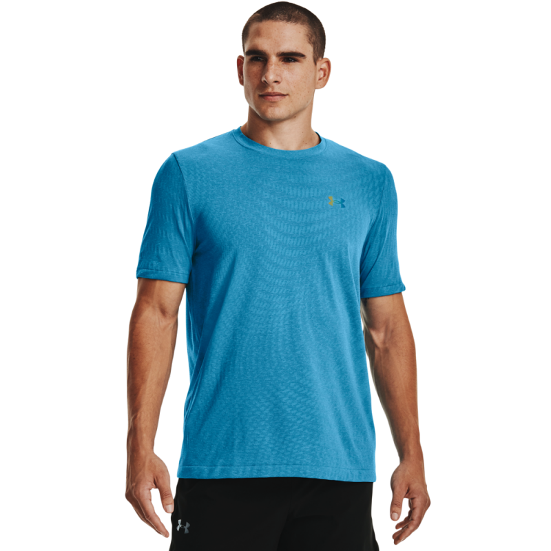 Moška športna majica UA RUSH SEAMLESS ILLUSION SS, ki jo ponuja znamka Under Armour, predstavlja vrhunsko oblačilo za športne aktivnosti. Izdelana je iz inovativnega materiala, imenovanega RUSH, ki je zasnovan za izboljšanje vaše uspešnosti med vadbo.