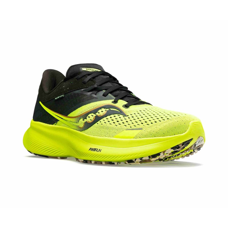 Novi Saucony Ride 16 je ključ do dobrega teka, ne glede na vaš tempo. Prednost daje udobju, saj je bolj blažen na najbolj izpostavljenih mestih, podporo pa daje tam, kjer jo potrebujete.