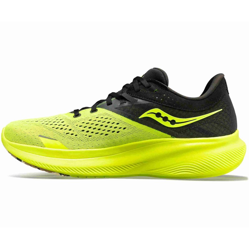 Novi Saucony Ride 16 je ključ do dobrega teka, ne glede na vaš tempo. Prednost daje udobju, saj je bolj blažen na najbolj izpostavljenih mestih, podporo pa daje tam, kjer jo potrebujete.
