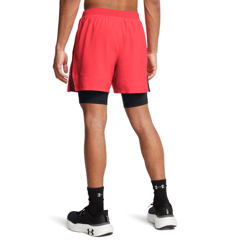 Moške športne kratke hlače Under Armour Launch 5 2-in-1 Shorts so zasnovane za aktivne moške, ki iščejo udobje in funkcionalnost pri teku in športnih aktivnostih. Te hlače nudijo kombinacijo notranjega kompresijskega sloja in zunanjih hlač.