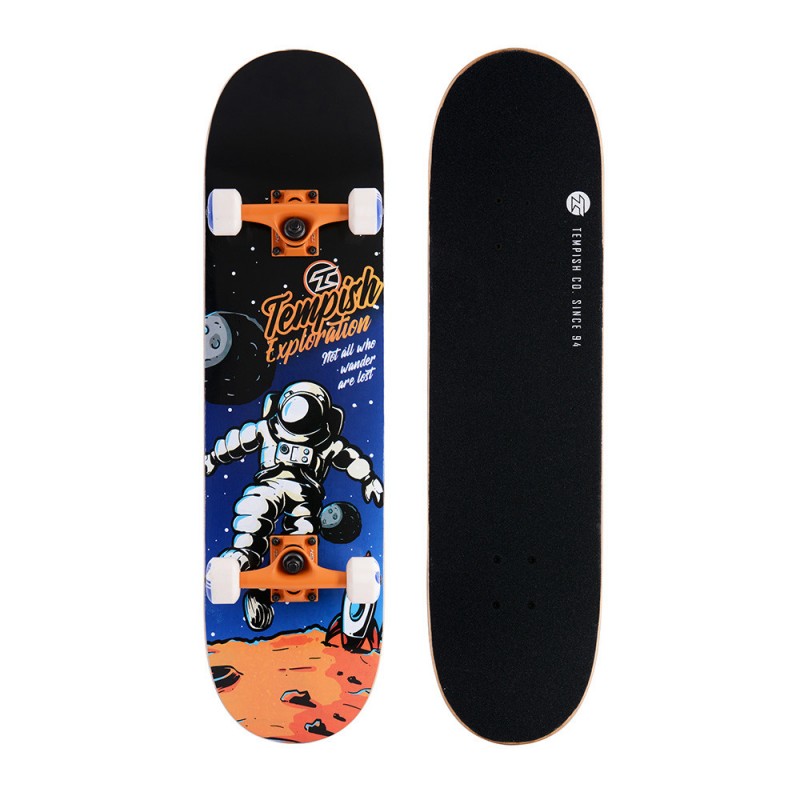 Rolka je primerna za začetnike, ki se želijo naučiti nekaj novega v skate parku ali se samo voziti po ulici. Deska iz kitajskega javorja je težja in zasnovana predvsem za ulično vožnjo in učenje osnovnih trikov.