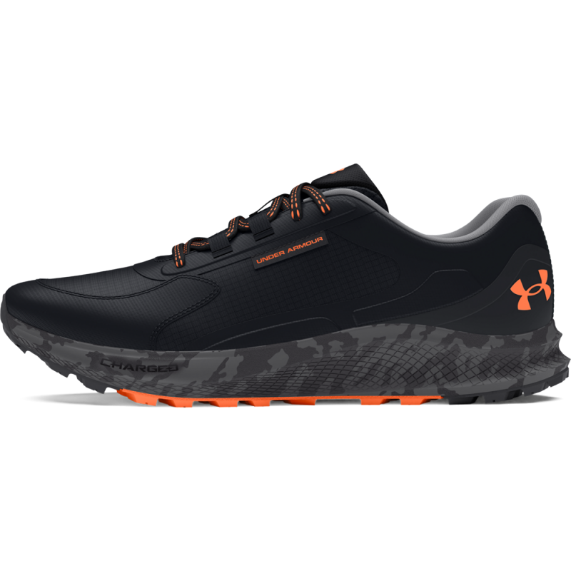 Moške tekaške superge Under Armour CHARGED BANDIT TR 3 ponujajo odlično kombinacijo udobja in zmogljivosti. Z napredno tehnologijo CHARGED CUSHIONING nudijo vrhunsko blaženje in podporo pri vsakem koraku. 