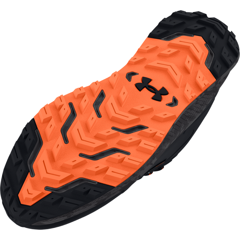 Moške tekaške superge Under Armour CHARGED BANDIT TR 3 ponujajo odlično kombinacijo udobja in zmogljivosti. Z napredno tehnologijo CHARGED CUSHIONING nudijo vrhunsko blaženje in podporo pri vsakem koraku. 
