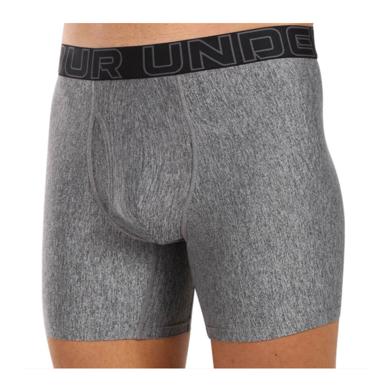 Moške spodnjice UNDER ARMOUR PERF TECH NOV 6IN 1383879-713 so zasnovane iz izjemno mehke in zračne tkanine. Brez stranskih in zadnjih šivov nudijo popolno udobje, medtem ko 4-smerna raztezna konstrukcija zagotavlja prosto gibanje.