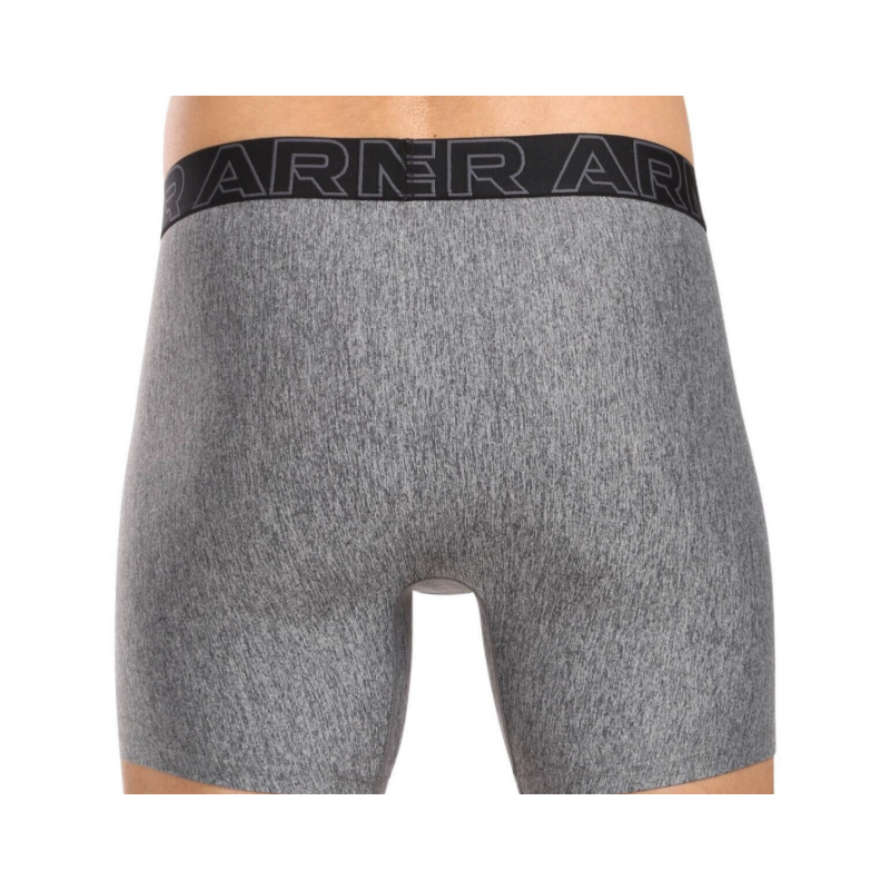 Moške spodnjice UNDER ARMOUR PERF TECH NOV 6IN 1383879-713 so zasnovane iz izjemno mehke in zračne tkanine. Brez stranskih in zadnjih šivov nudijo popolno udobje, medtem ko 4-smerna raztezna konstrukcija zagotavlja prosto gibanje.