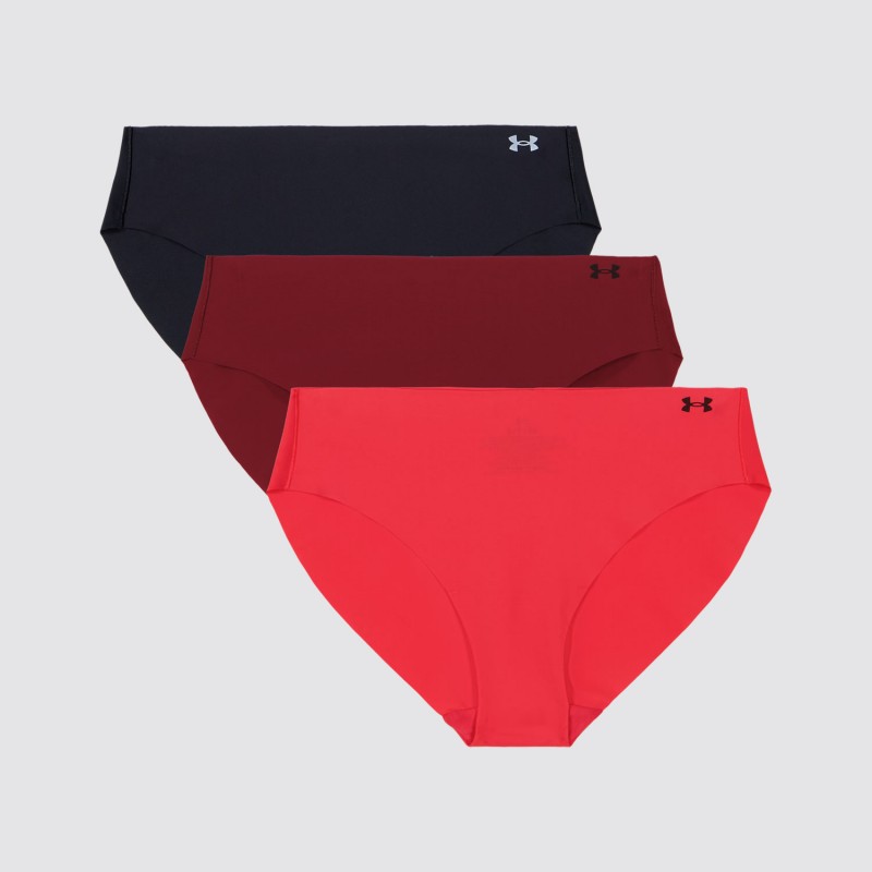 Ženske spodnjice Under Armour 3 Pack Pure Stretch NS BKN so zasnovane za udobje in popolno prileganje. Izdelane iz mehkih in elastičnih materialov, nudijo svobodo gibanja ter optimalno podporo, kar jih dela idealne za vsakodnevno nošenje in aktivne dni.