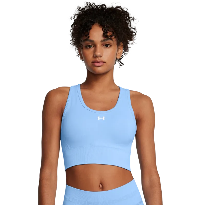 The Under Armour Vanish Seamless Mid Bra women's bra offers exceptional comfort and support during sports activities. Its seamless design ensures a smooth fit, while the material effectively wicks away sweat, keeping you dry and comfortable during workouts.